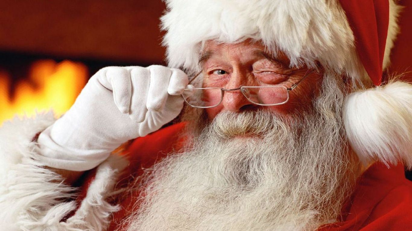 free-adorable-old-santa-claus-picture-wallpaper_1366x768_88114